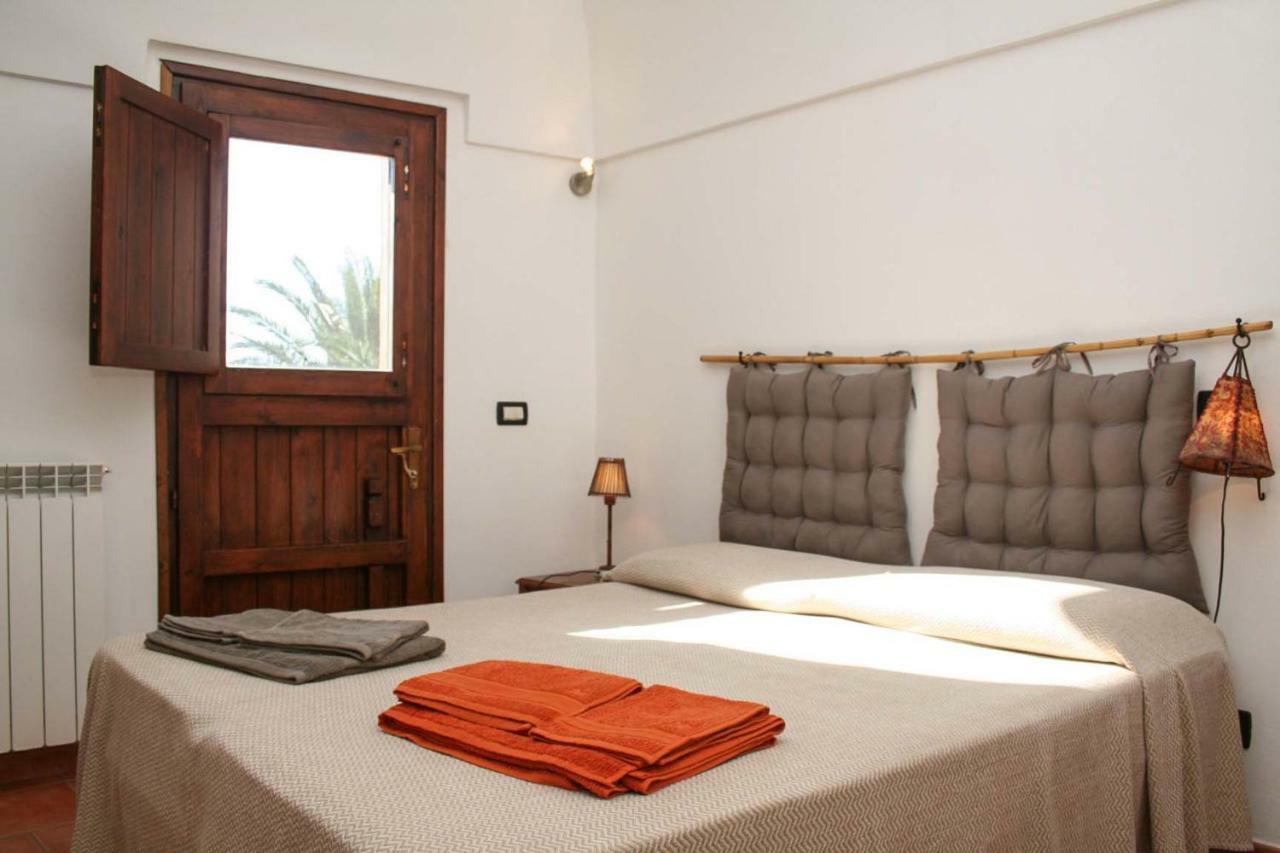 Dammuso Favarelle Da Caty Apartment Scauri  Luaran gambar