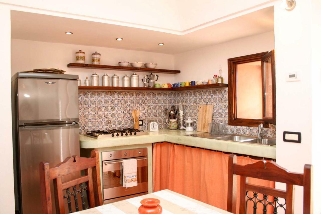 Dammuso Favarelle Da Caty Apartment Scauri  Luaran gambar